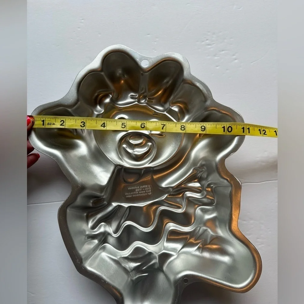 Wilton Ballerina Dancing Bear Cake Pan 2105-1028 Approx 11” x 15” x 2”
